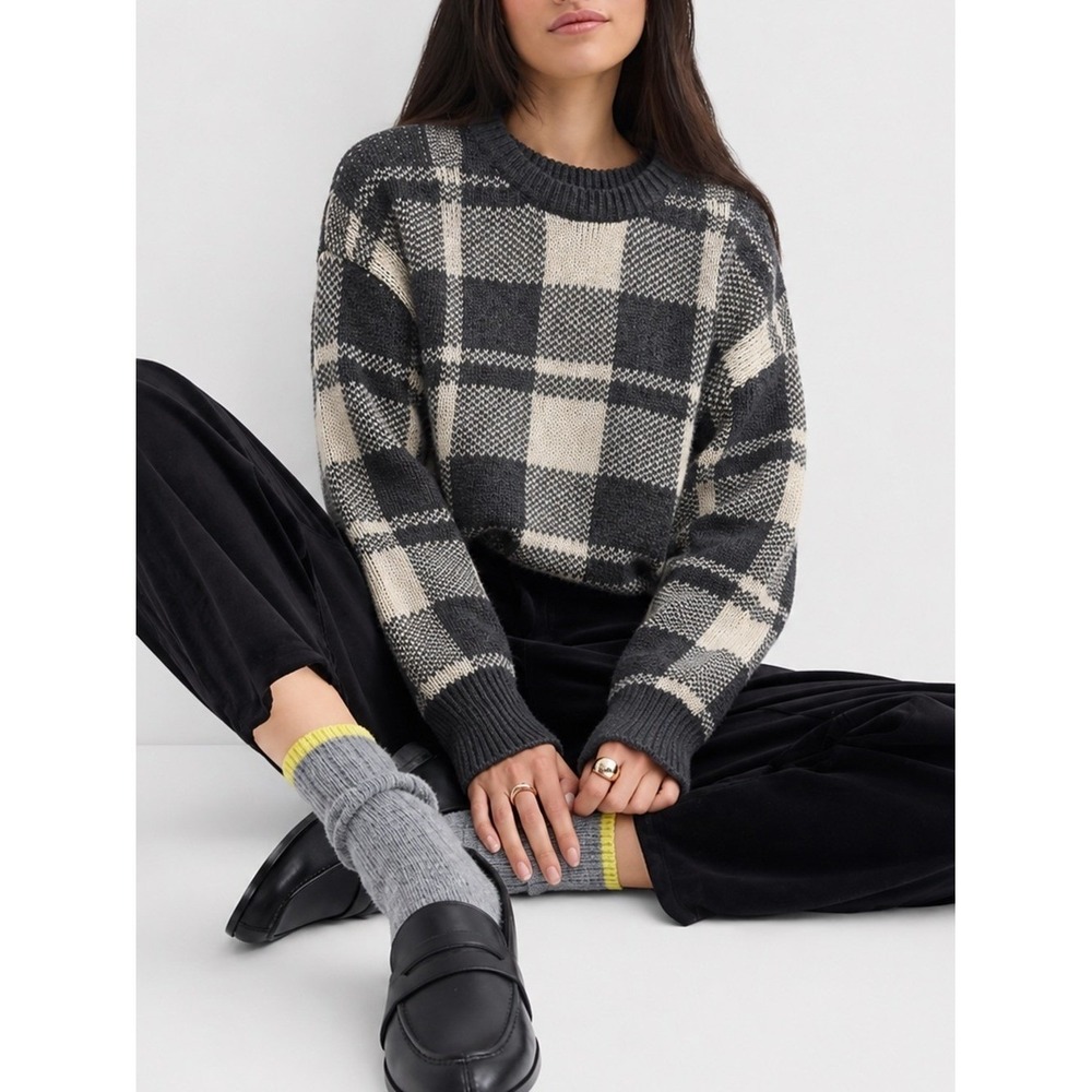 Heartloom Gray/Cream Avery Plaid Pullover Sweater